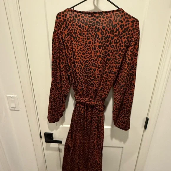 Ava & Viv Burnt Orange Leopard Long Sleeve Dress - Picture 2 of 6